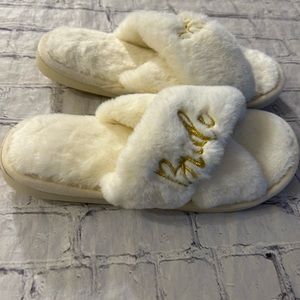 CRIS CROSS BRIDES COMFORTABLE SLIPPERS OFF WHITE WITH GOLD METALLIC SIZE 41-42